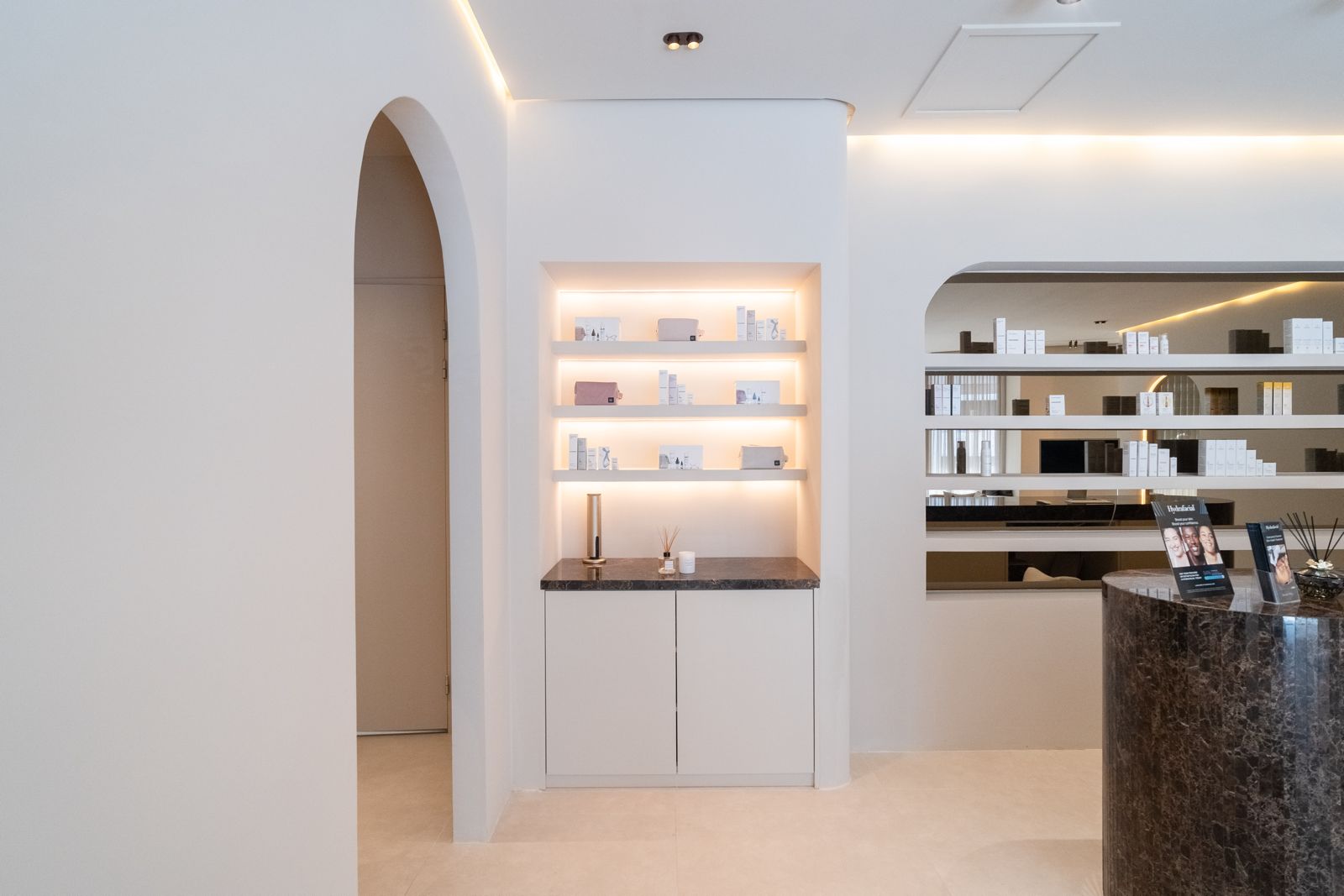 Luné Skin Clinic lounge